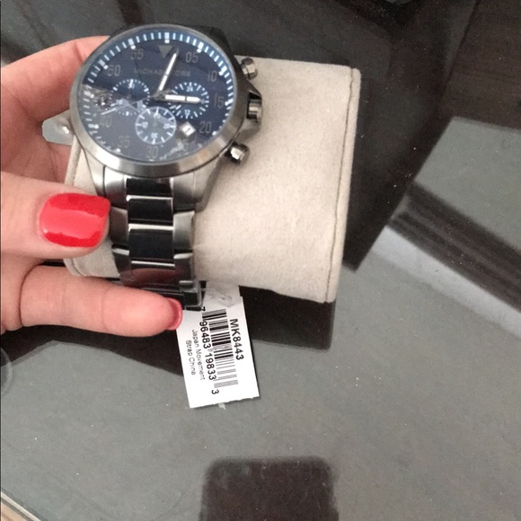Men’s Michael Kors dark gray watch! - Picture 3 of 3